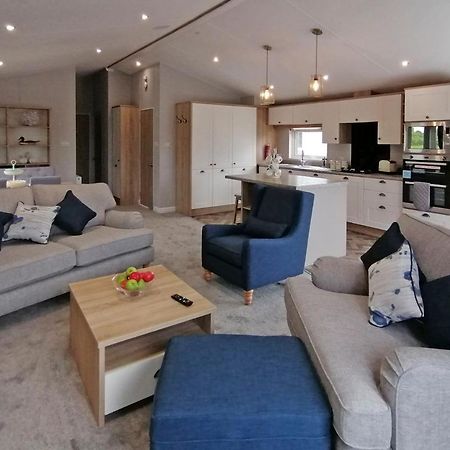 Fladbury The Springs Lakeside Holiday Park מראה חיצוני תמונה