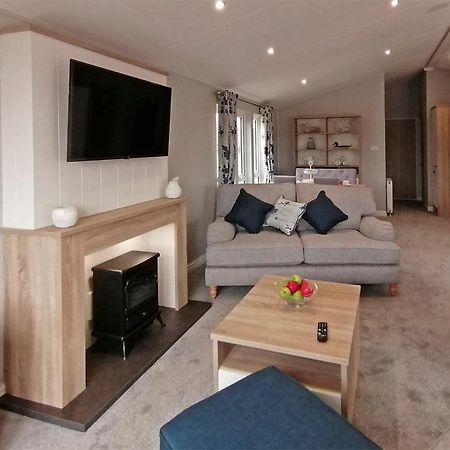 Fladbury The Springs Lakeside Holiday Park מראה חיצוני תמונה