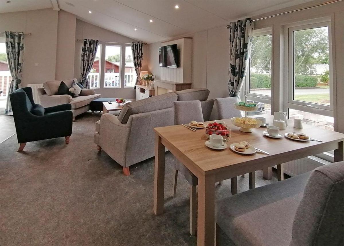Fladbury The Springs Lakeside Holiday Park מראה חיצוני תמונה