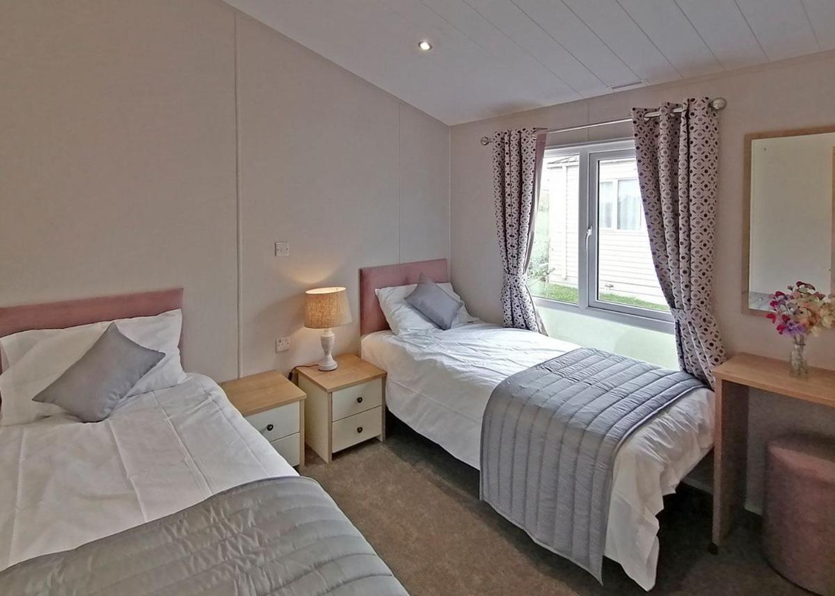 Fladbury The Springs Lakeside Holiday Park מראה חיצוני תמונה